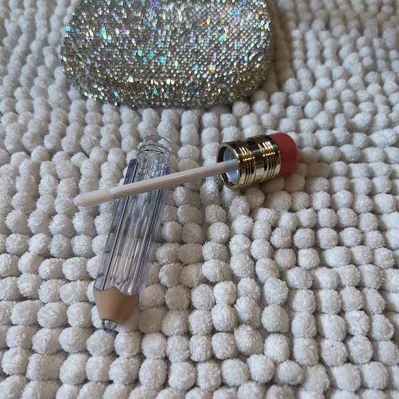 Refillable lip gloss holder! SO CUTE! - Picture 5 of 6